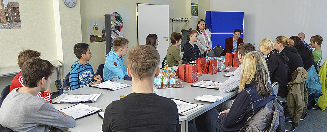 Aktivitäten für Schüler und Azubis durch die WIW